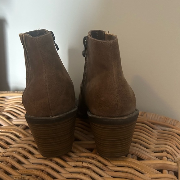 Blowfish Liva Bootie Brown Ruched Vegan Leather Ankle Booties - Picture 4 of 5